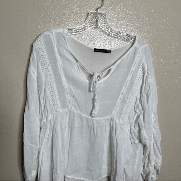 Amanda Green White Eyelet Semi Sheer Blouse Size Medium - Picture 2 of 6
